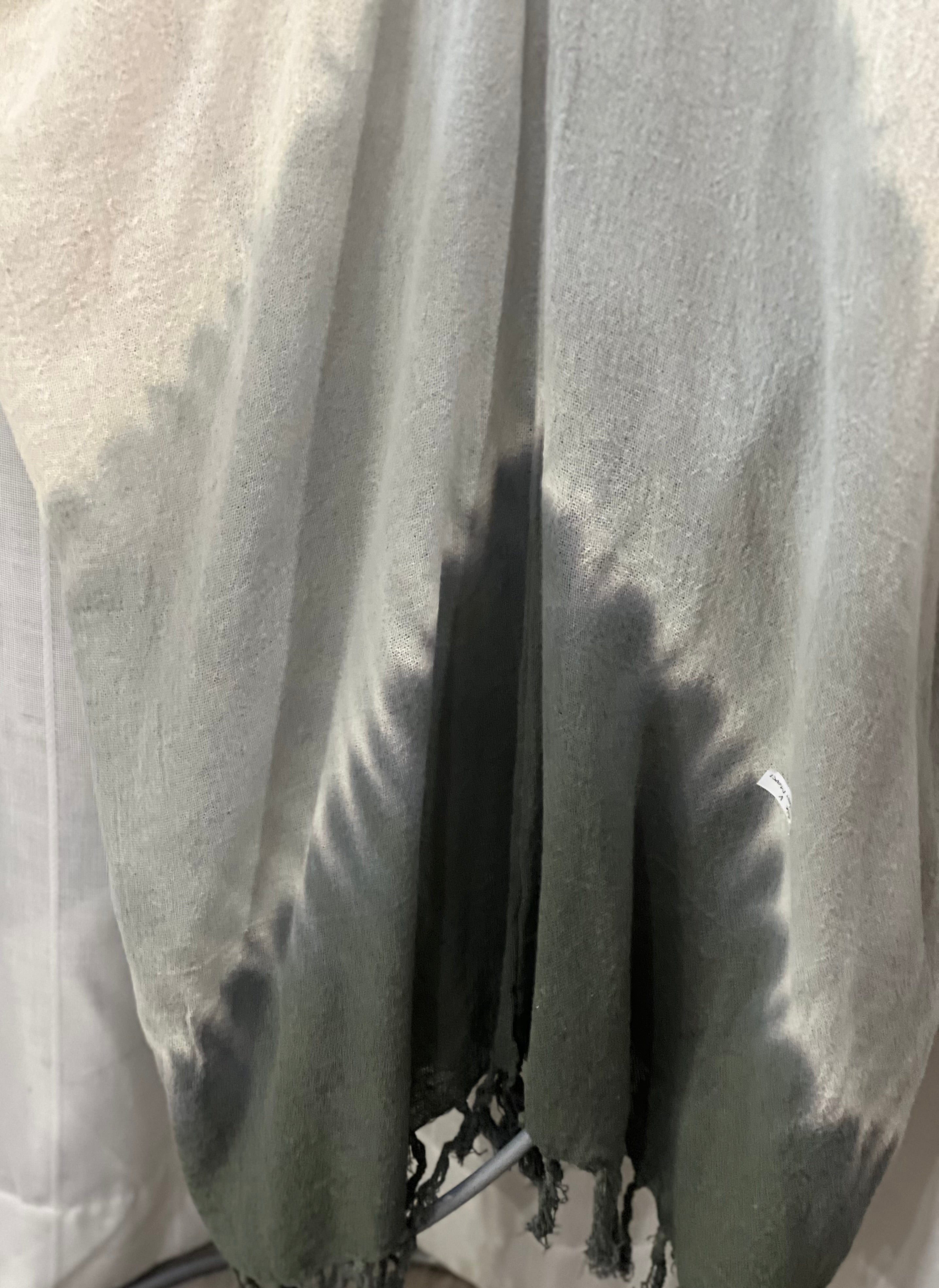 Dara Double V  maxi kaftan- tie dye Rouge