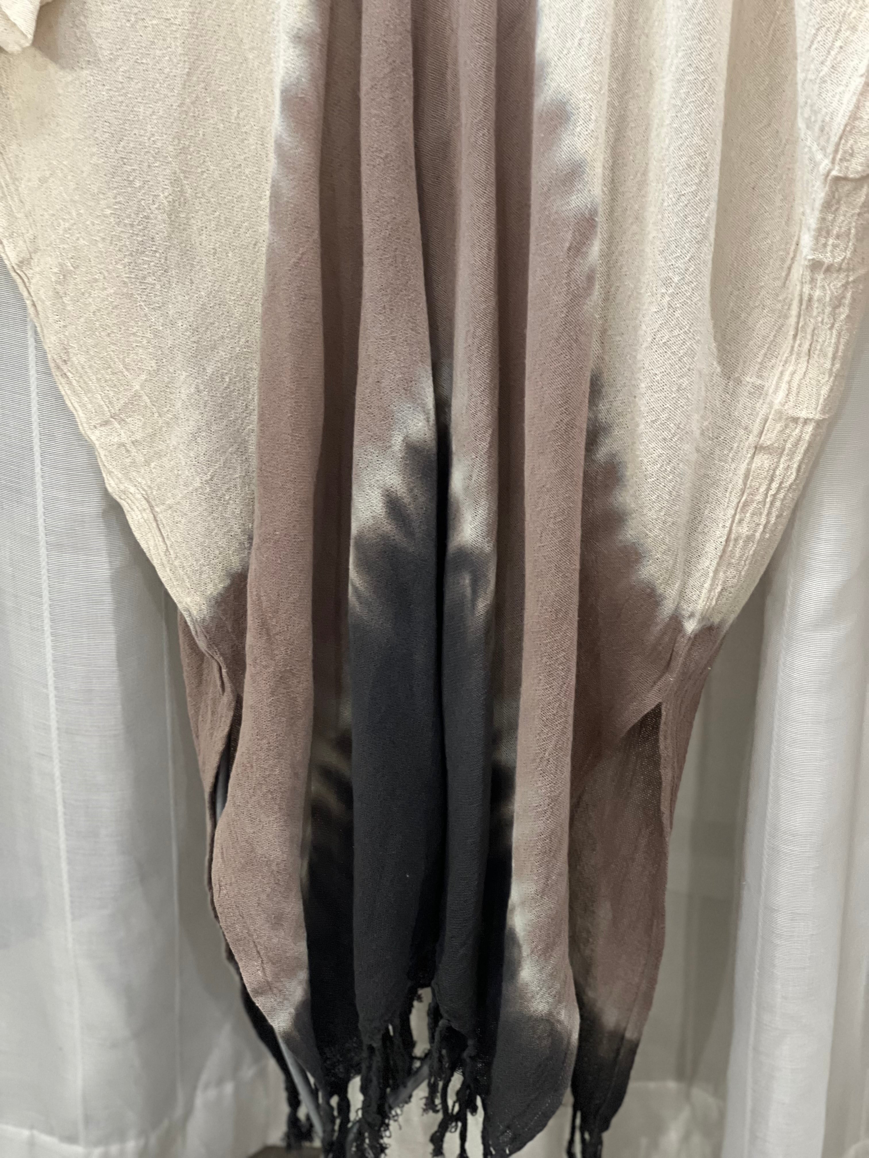 Dara Double V  maxi kaftan- tie dye Rouge