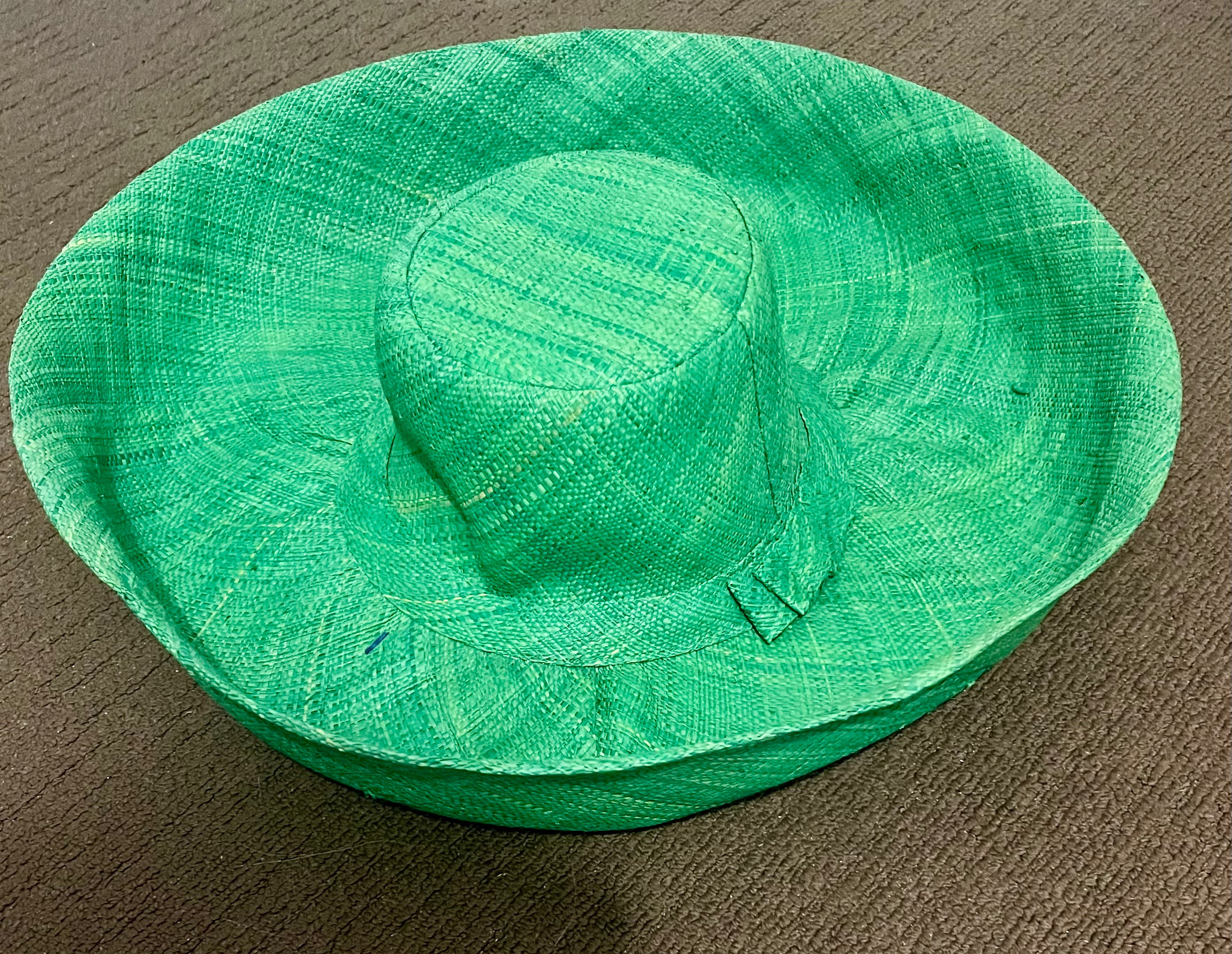 Capeline Hat - light emerald