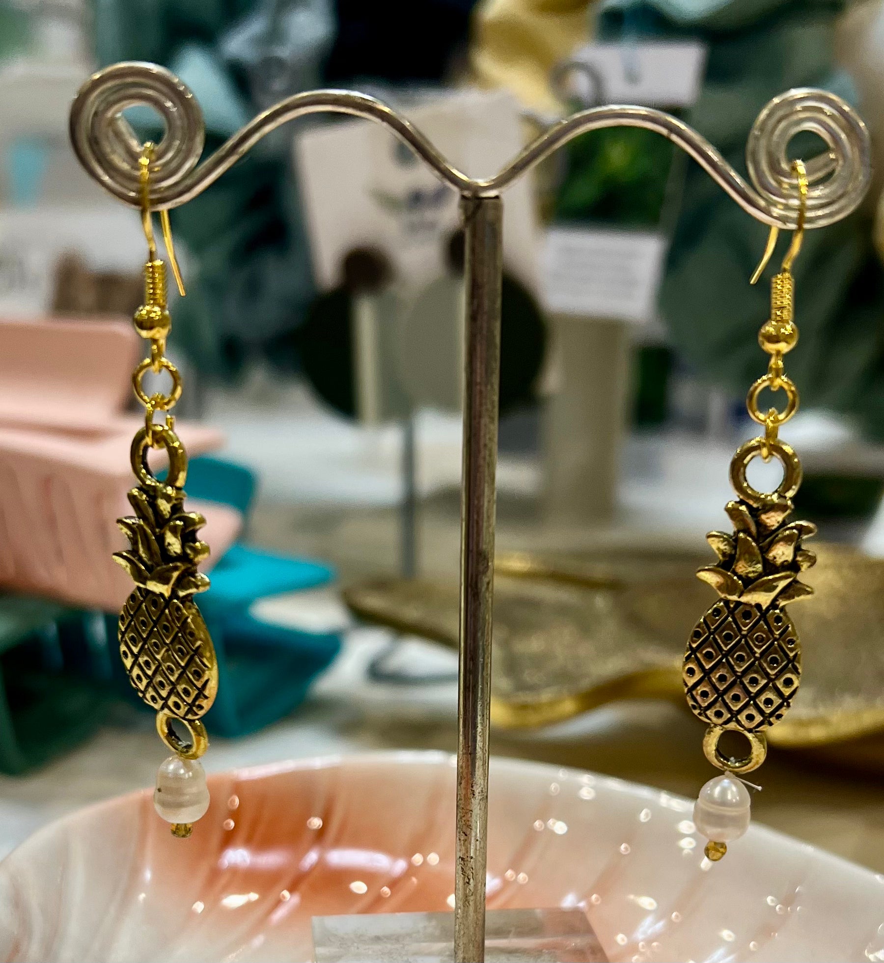 Pineapple royal earrings