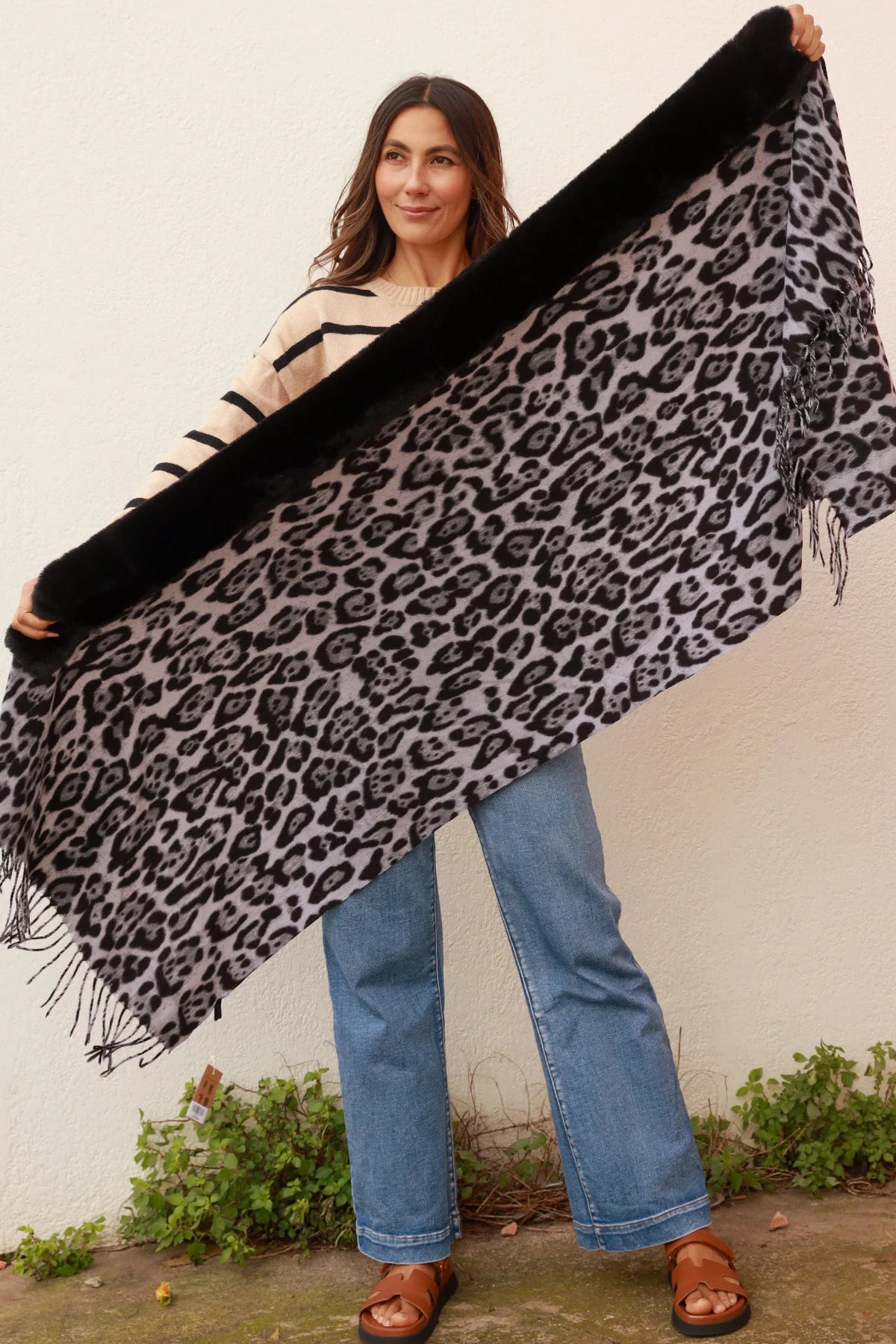 Casey faux animale wrap