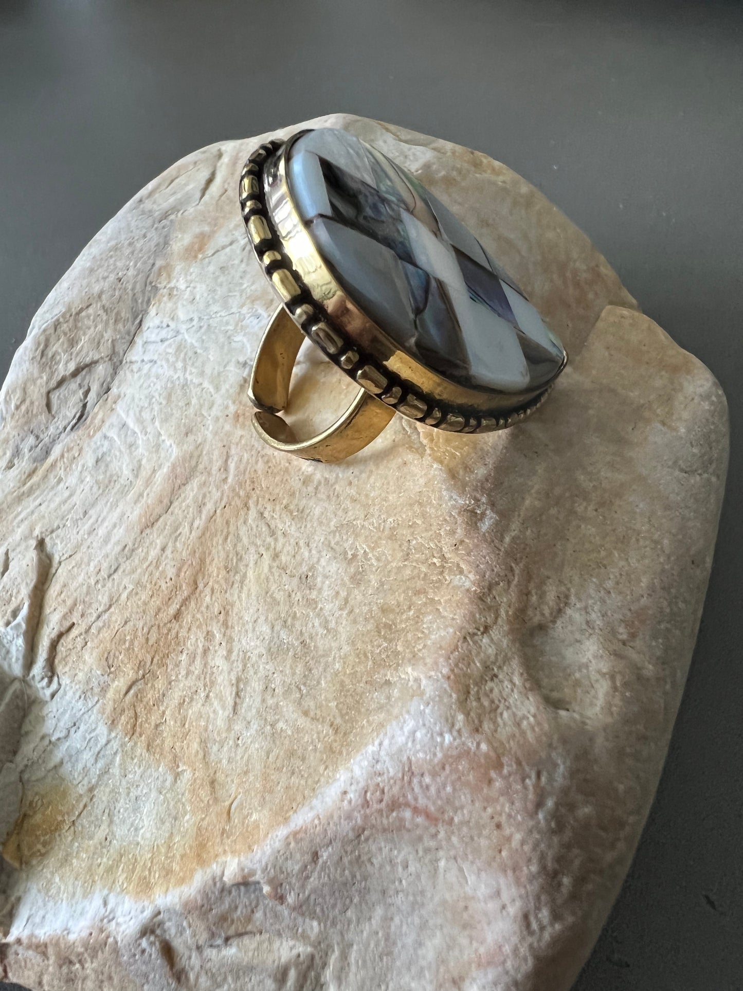 Mother of pearl large ring