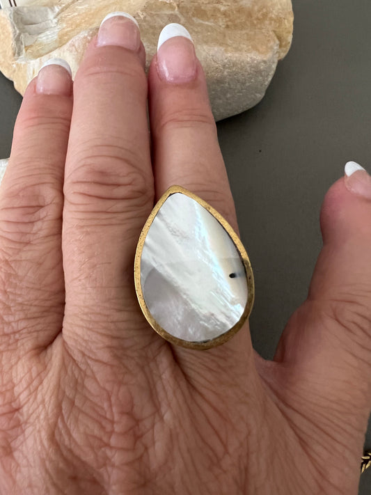 Farsha Ring - Mother of Pearl