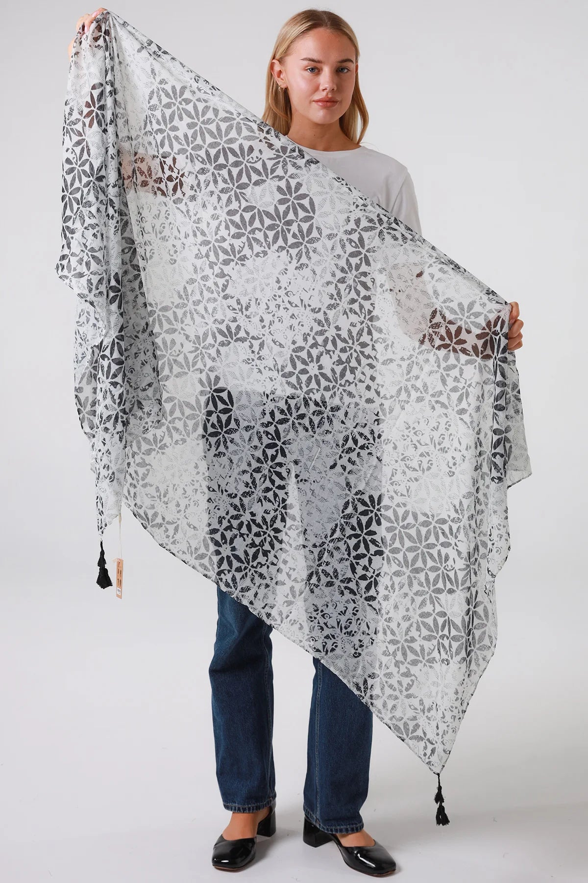 Daisy scarf