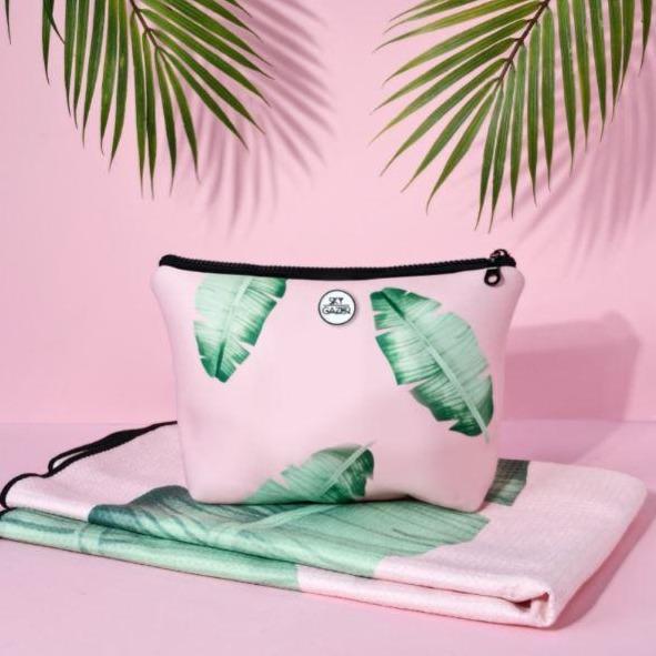 the balmoral sand free towel sky gazer banana leaf print with bag
